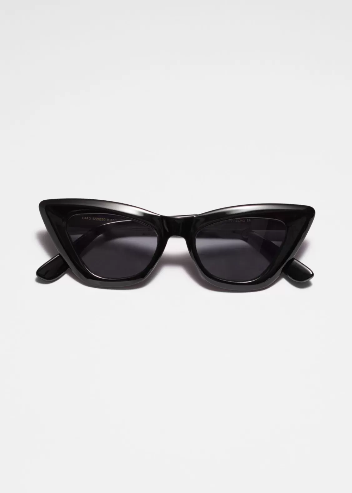 & Other Stories Sunglasses | Edgy Cat-Eye Sunglasses Black