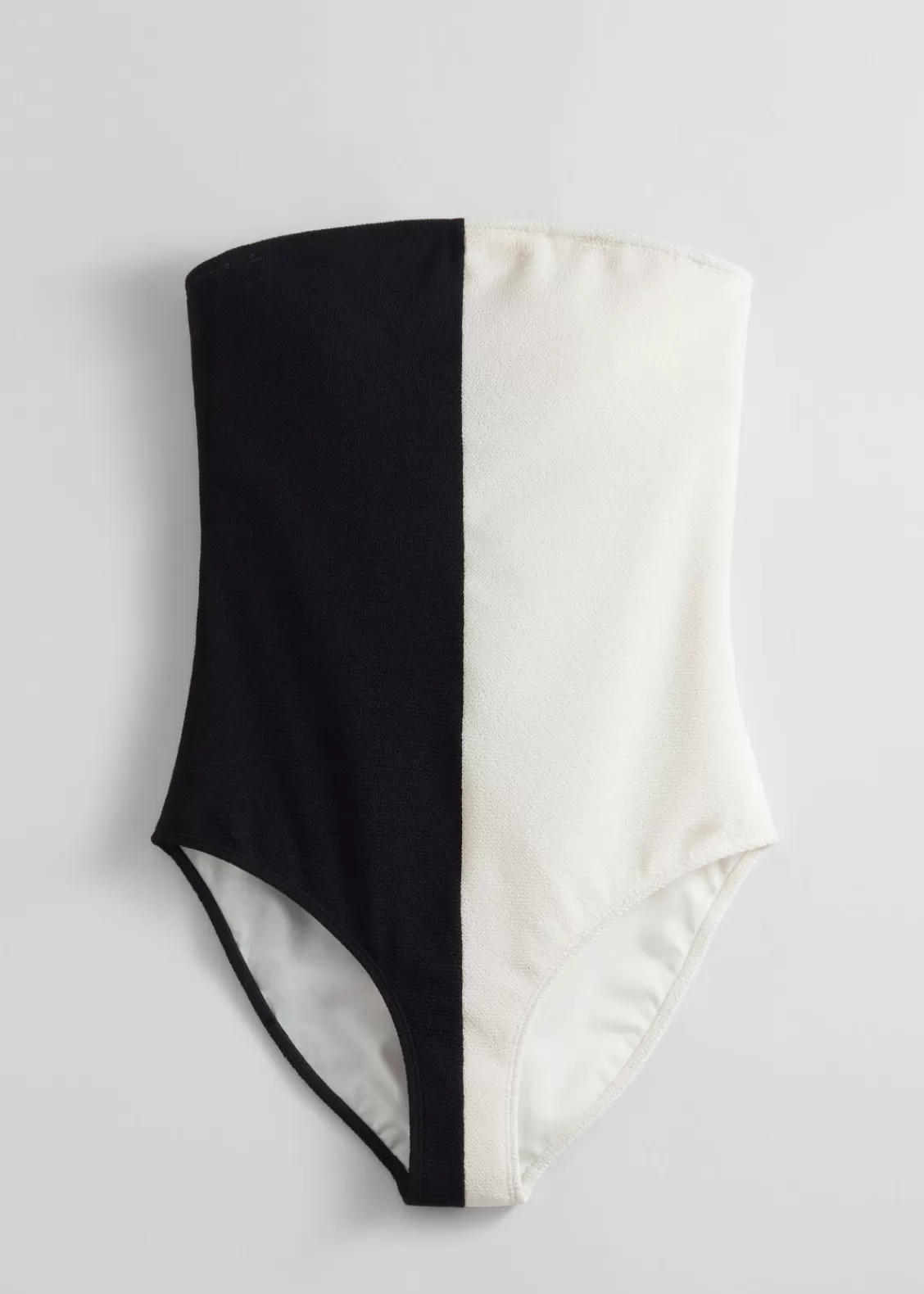 & Other Stories Swimwear | Two-Tone Bandeau Swimsuit Black/White